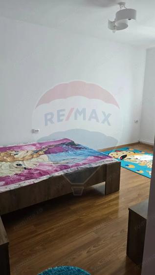 Casă cu 5 camere cu Teren 1375 Mp în Dârlos