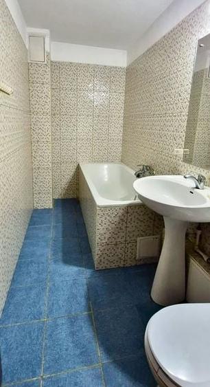 Apartament cu 3 camere decomandat în Colentina