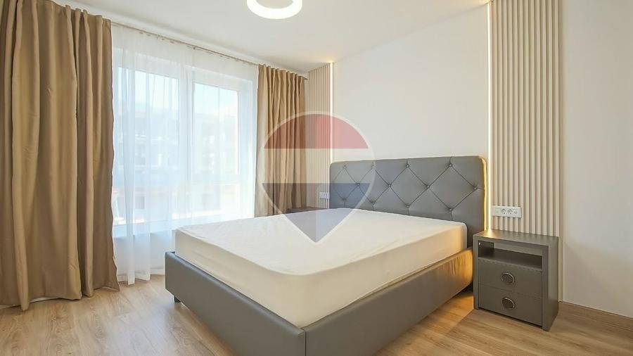 Apartament cu 2 camere decomandat, mobilat în Tractorul