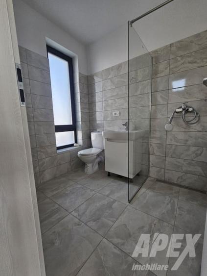 Casă individuală cu 4 camere cu Canalizare în Central