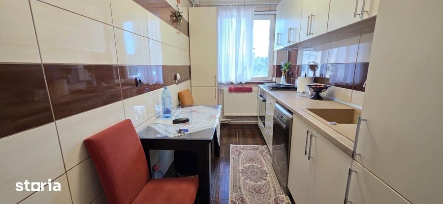 Apartament cu 4 camere în Far