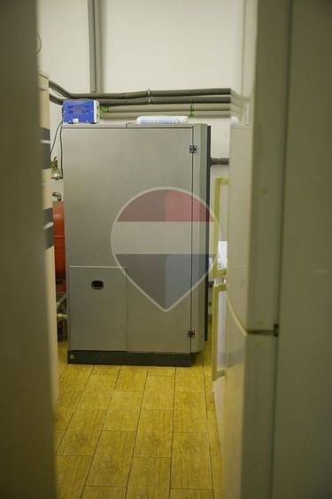 Casă individuală cu 7 camere cu Piscina în Girov