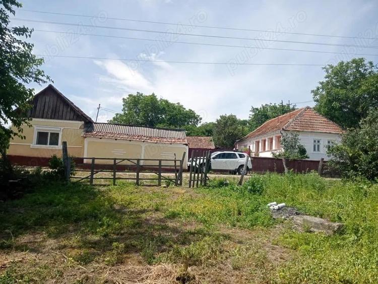 Casă cu 4 camere în Almașu Mare