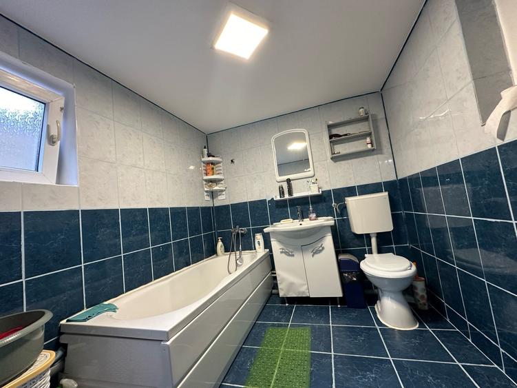 Casă individuală cu 6 camere cu Canalizare în Ovidiu