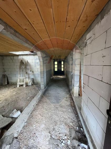 Casă cu 7 camere cu Teren 300 Mp în Voroneț