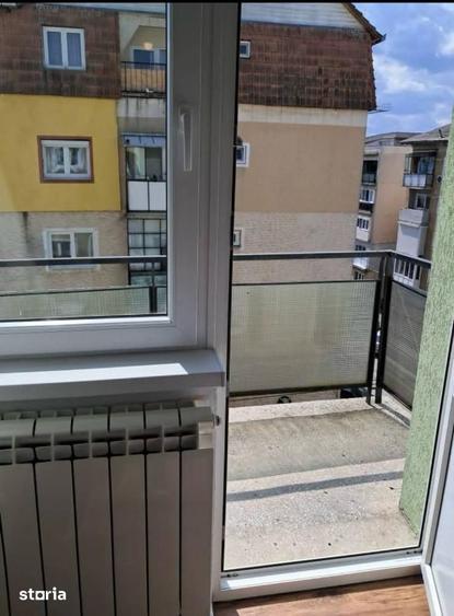Apartament cu 3 camere decomandat, mobilat în Central