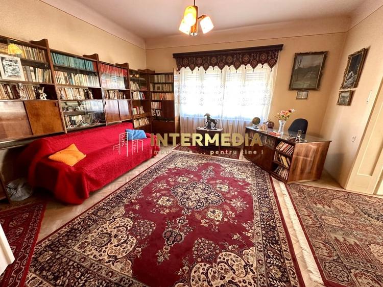 Apartament cu 3 camere decomandat, mobilat în Central