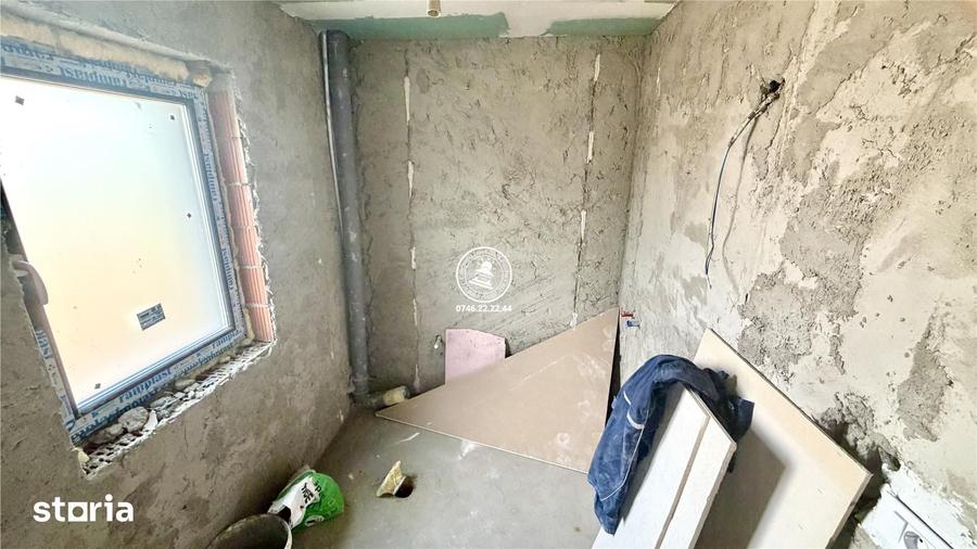Casă cu 4 camere cu Teren 450 Mp în Central