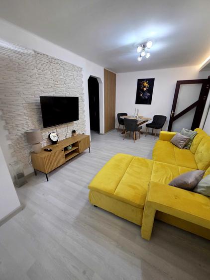 Apartament cu 2 camere semidecomandat în Malu Roșu
