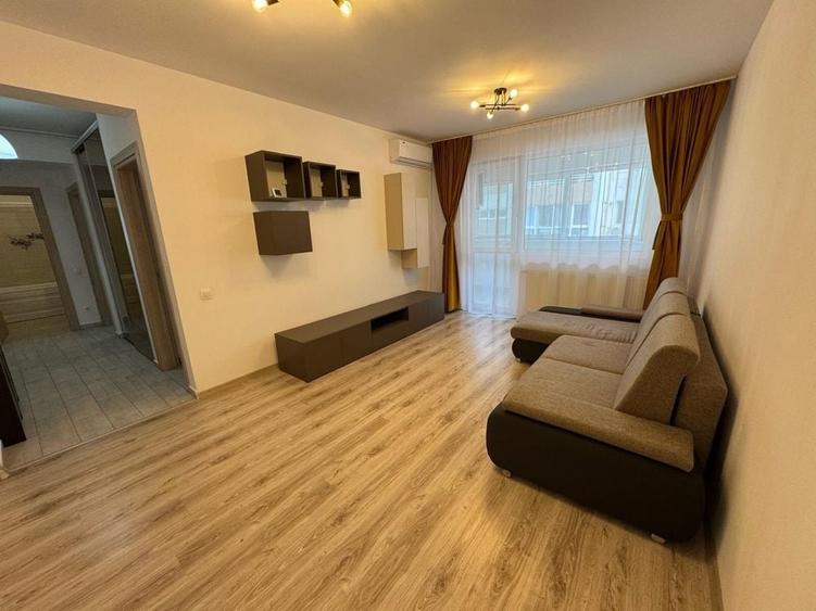 Apartament cu 2 camere decomandat în Runcu