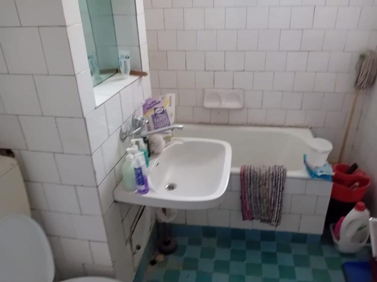Apartament cu 2 camere decomandat în Precista