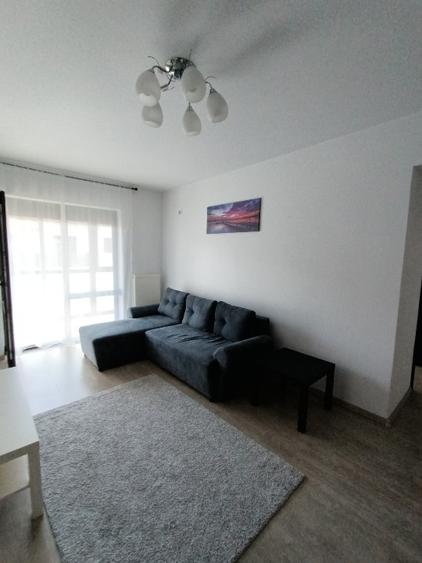 Proprietar închiriez apartament 3 camere - 8