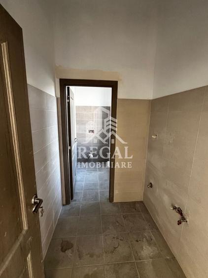 Spațiu comercial, de 400 mp, în Central