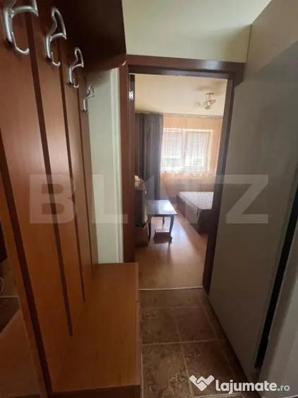 Apartament cu 3 camere semidecomandat, mobilat în Câmpia Turzii