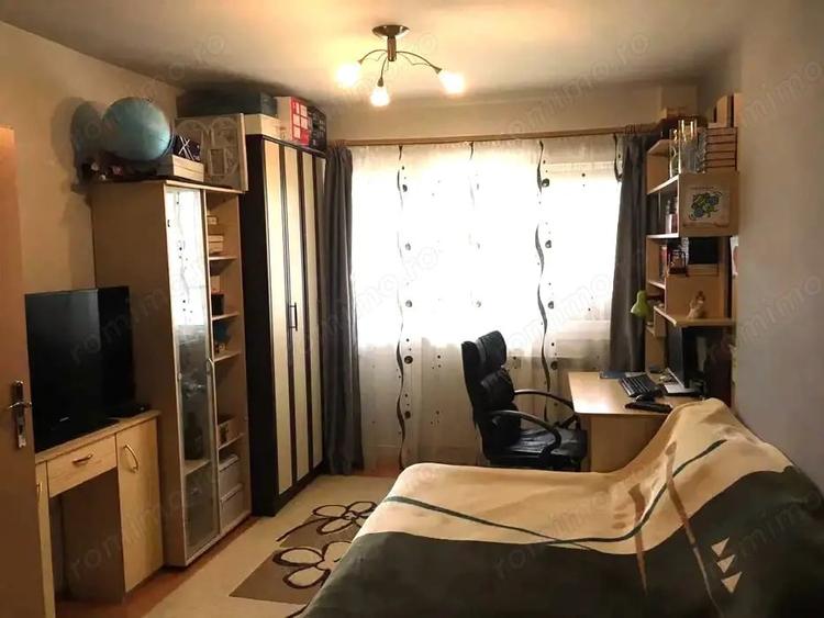 Apartament cu 4 camere decomandat în Simion Bărnuțiu