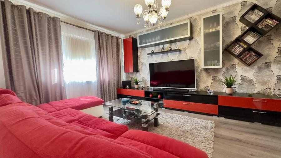 Apartament cu 4 camere decomandat, mobilat în CET