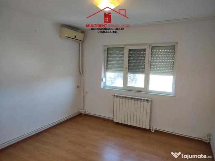 Apartament cu 3 camere decomandat în Piața Nouă