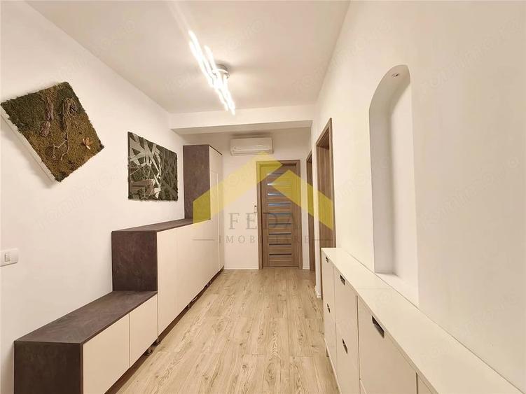 Apartament cu 3 camere decomandat în Bujac