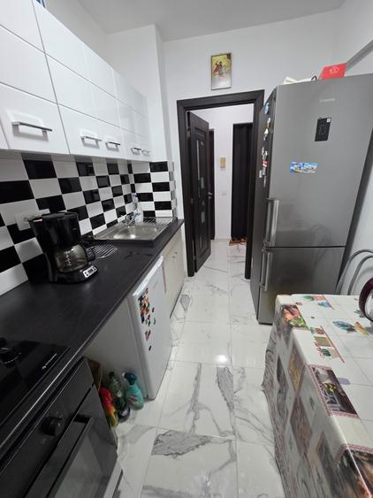 Apartament cu 2 camere semidecomandat în Giurgiului