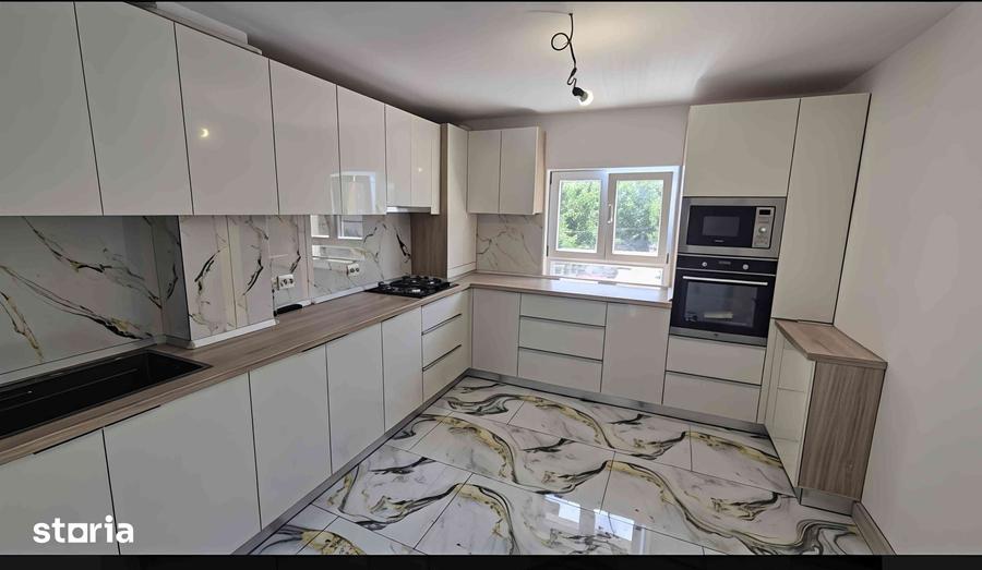 Apartament cu 4 camere în Central