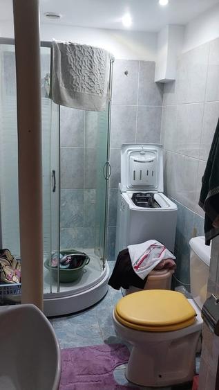 Apartament cu 3 camere semidecomandat în Amzei
