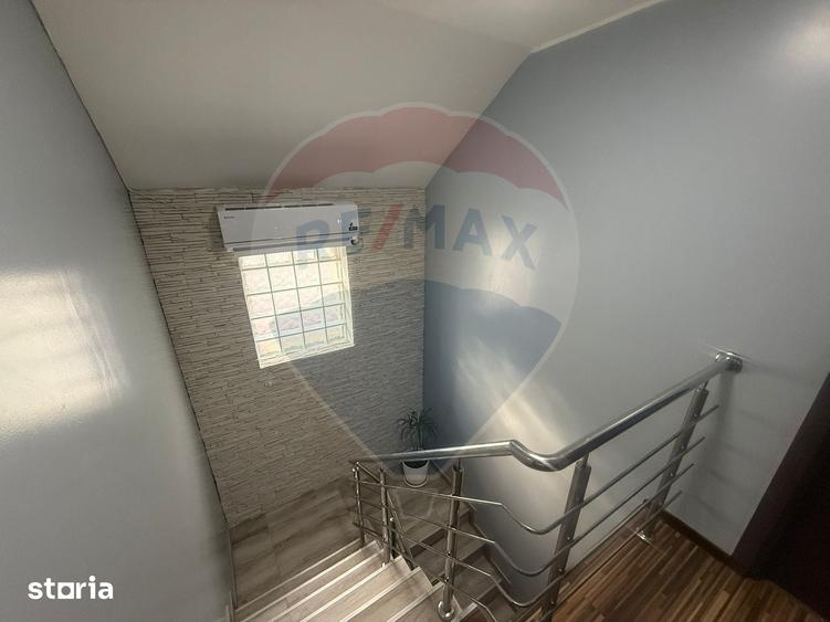 Casă cu 5 camere cu Teren 336 Mp în Șimnicu de Sus
