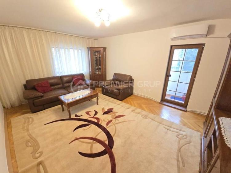 Apartament cu 3 camere decomandat, mobilat în Central