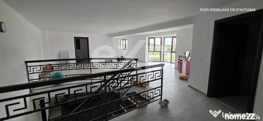 Casă cu 7 camere cu Teren 9800 Mp în Bungetu