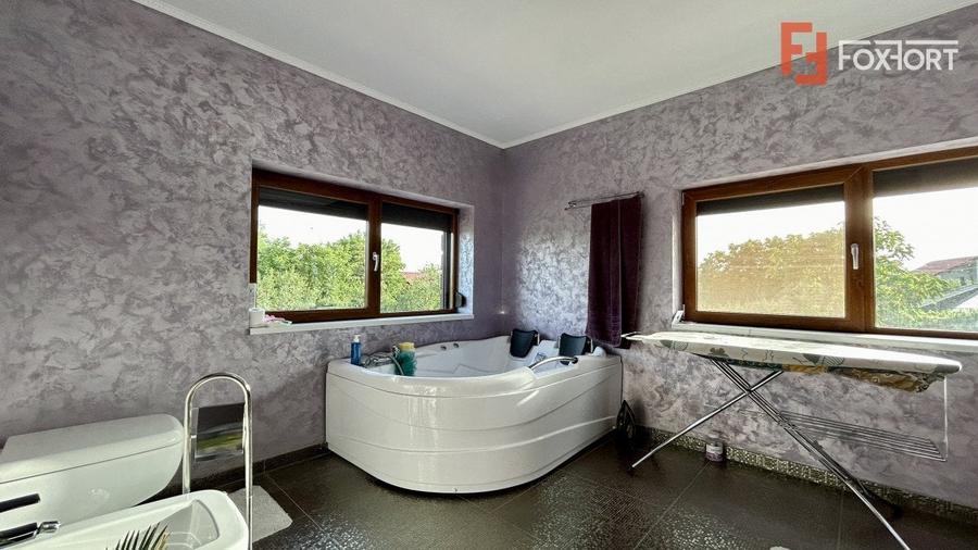 Casă individuală cu 4 camere cu Piscina în Sânandrei