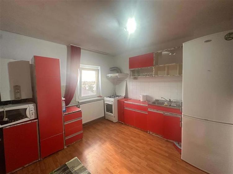 Apartament cu 2 camere semidecomandat, mobilat în Girocului