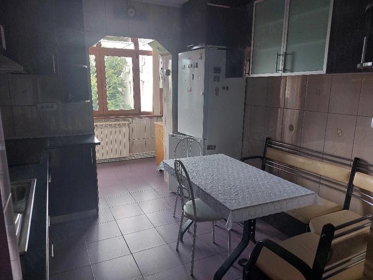 Apartament cu 2 camere decomandat în Spătaru