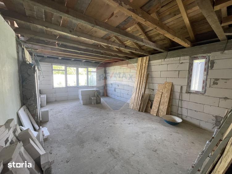 Casă cu 3 camere cu Teren 900 Mp în Mera