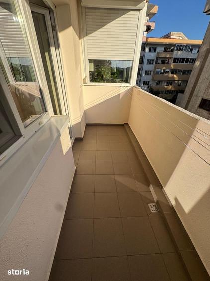 Apartament cu 2 camere decomandat în Micro 11