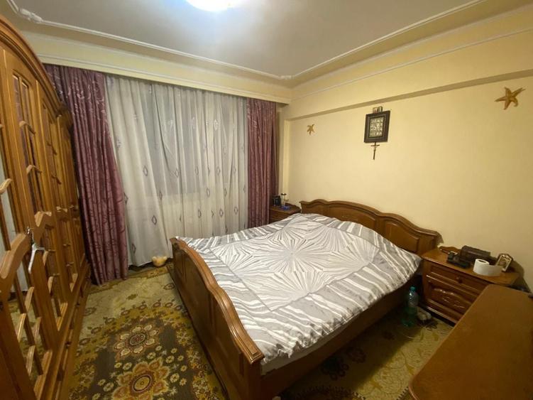 Apartament cu 3 camere circular în Km 4-5
