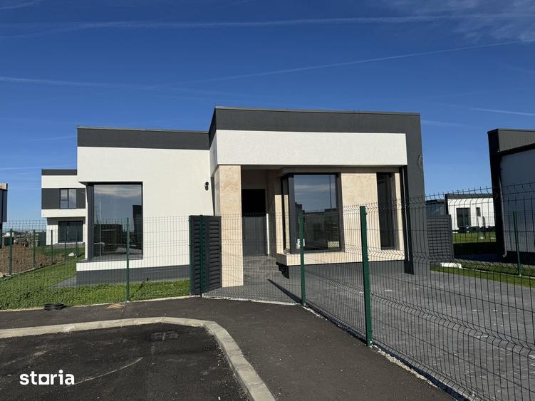 Casă cu 3 camere decomandat cu Teren 400 Mp în Berceni