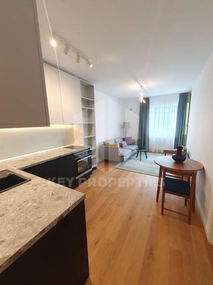 Apartament cu 2 camere semidecomandat, mobilat în Aviației