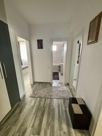 Apartament cu 2 camere decomandat în Runcu