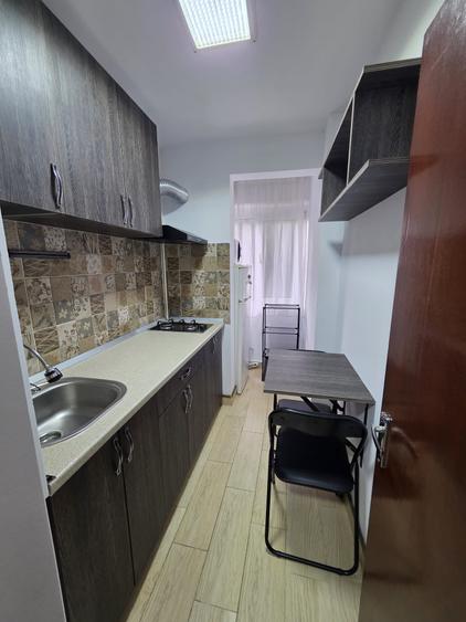 Apartament cu 2 camere semidecomandat în P-ța Reșița