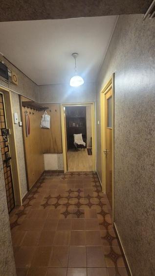 Apartament cu 4 camere decomandat, mobilat în Iancului