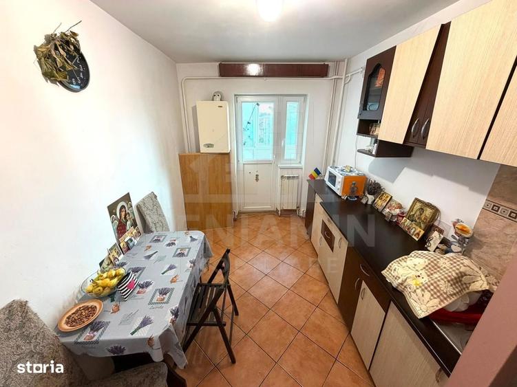 Apartament cu 3 camere decomandat în 1 Mai
