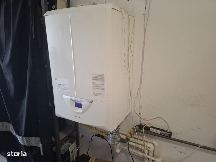 Casă cu 4 camere cu Teren 1000 Mp în Letea Veche