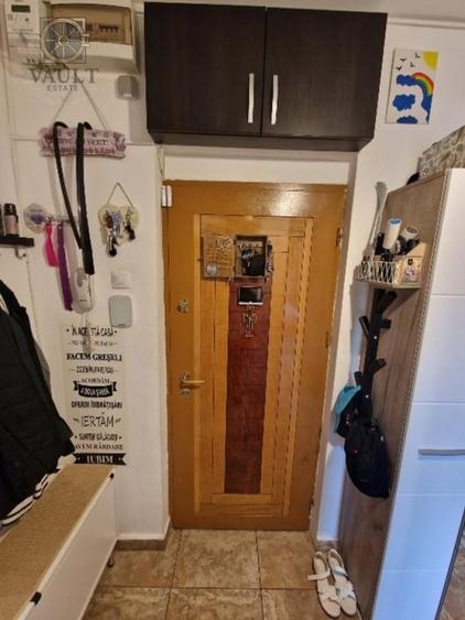 Apartament cu 4 camere semidecomandat, mobilat în Brâncoveanu
