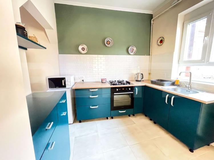 Apartament cu 2 camere semidecomandat, mobilat în Central