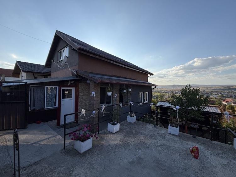 Casă cu 3 camere în Sânnicoară