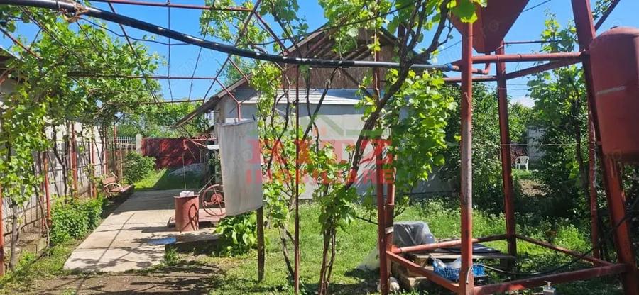 Casă cu 2 camere cu Teren 688 Mp în Caracal