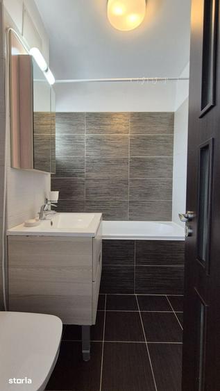 Apartament cu 3 camere decomandat în Tineretului