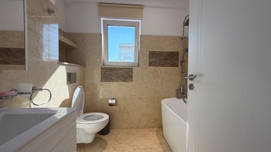 Apartament cu 3 camere decomandat, mobilat în Pipera