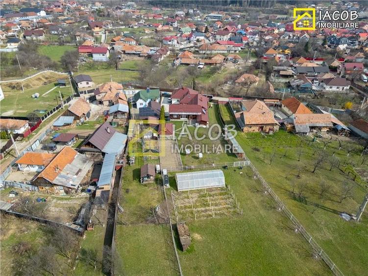 Casă cu 4 camere cu Teren 3762 Mp în Coman