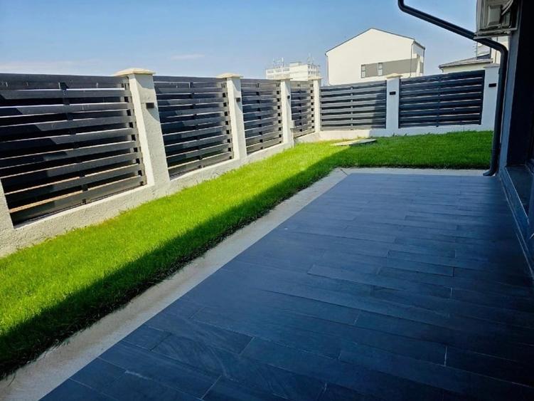 Duplex cu 5 camere cu Garaj în Sud