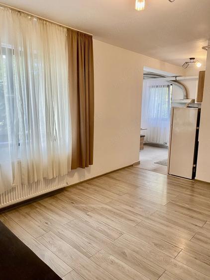 Garsonieră decomandată în Trivale